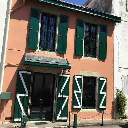 Apartament House With 2 Bedrooms In The Heart Of Biarritz, Walking Distance From *