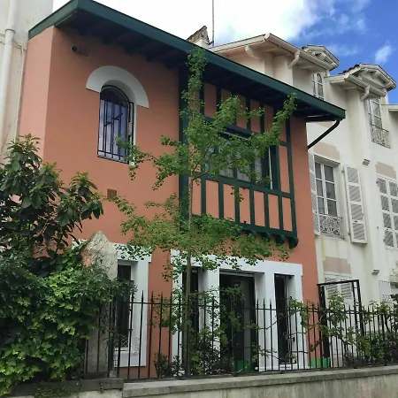 House With 2 Bedrooms In The Heart Of Biarritz, Walking Distance From Apartament Biarritz
